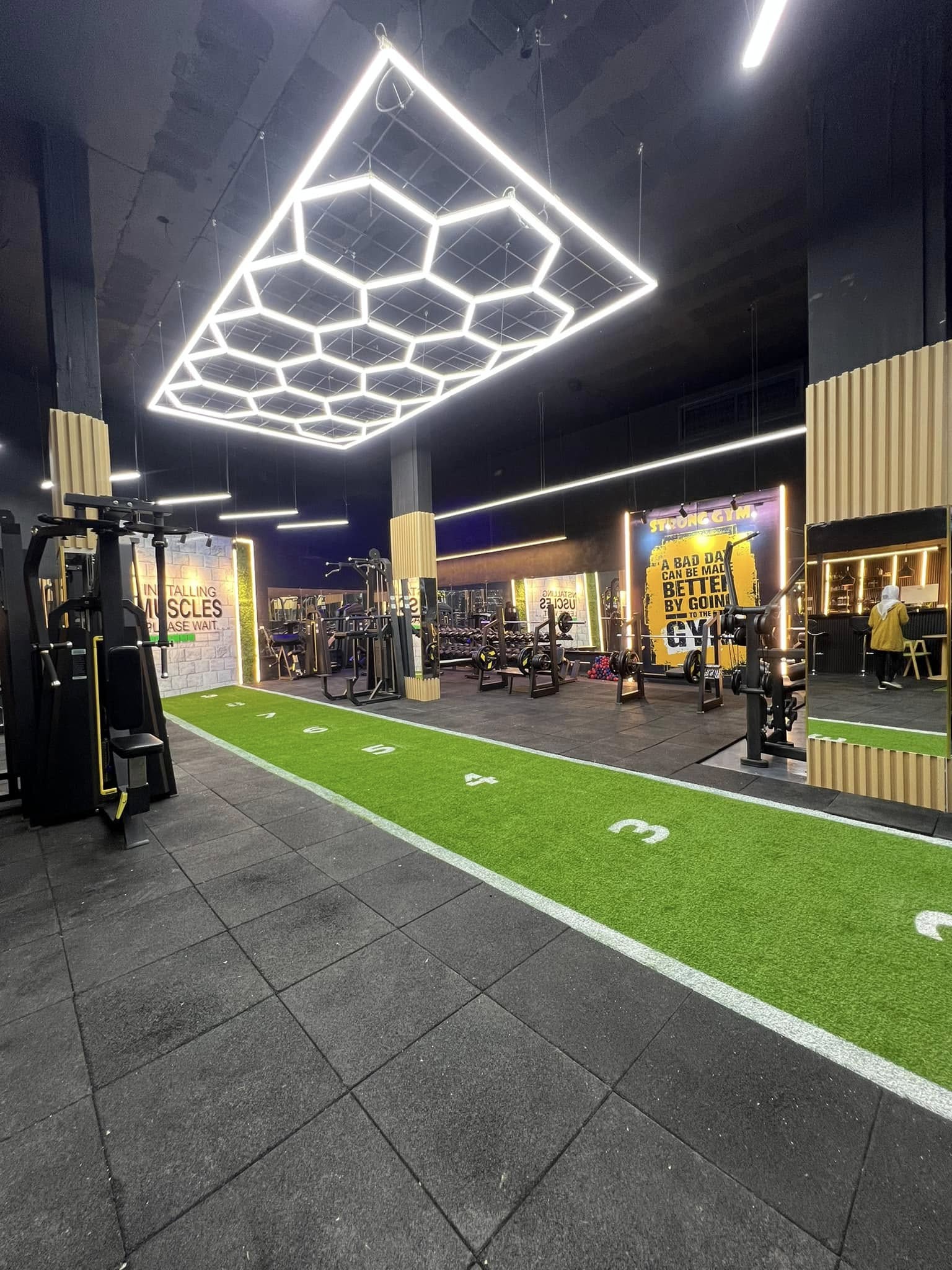 المساحة الرئيسية في Strong Gym